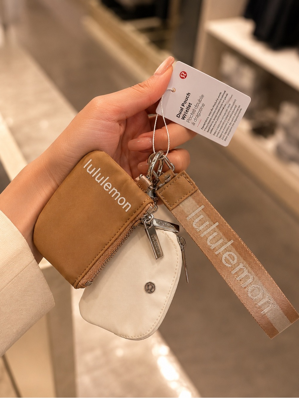 LULULEMON BEIGE N CREAM KEYCHAIN WRISTLET